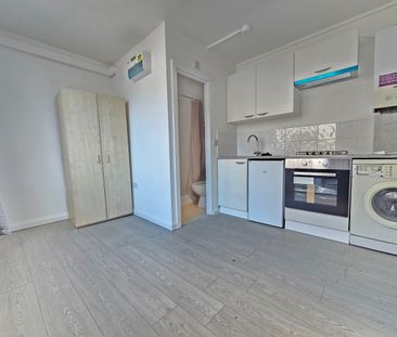 Studio Flat, Riverside Road, N15 - Photo 1