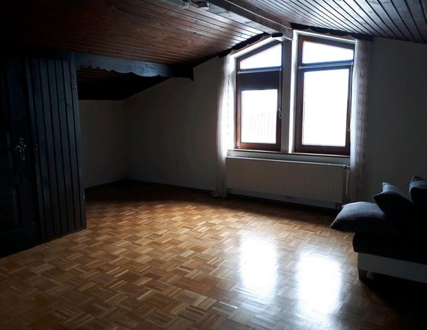 rustikale 2 Zimmer Wohnung mit Balkon - Photo 1