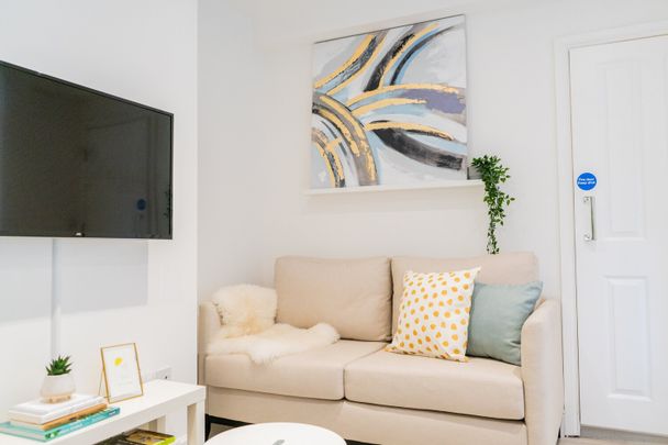 Micklefield Road, HP13 7EJ - Photo 1