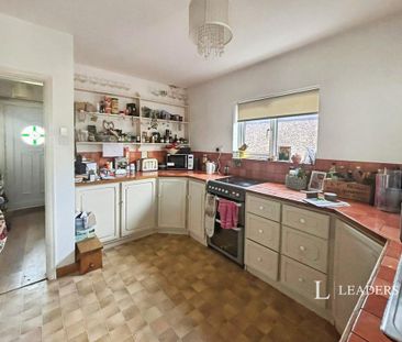 3 bedroom semi-detached house to rent - Photo 6