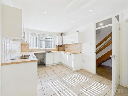 3 bedroom terraced house to rent - Photo 5