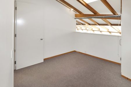 3-Bedroom Apartment in the Heart of Te Aro - Photo 5