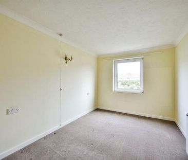 1 bedroom retirement property to rent - Photo 6