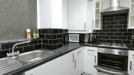 3 Bed Terraced House, Romney Street, M6 - Photo 5