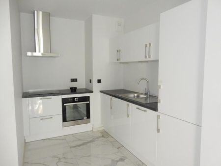 Location Appartement 3 pièces 70m² AIX LES BAINS 73100 - Photo 3