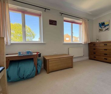 3 Bedroom - Photo 2