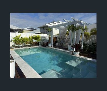 Room for Rent – Fully Furnished Home Opposite Park | All Bills Incl... - Photo 6