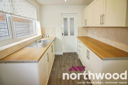 2 bedroom semi-detached house to rent - Photo 2