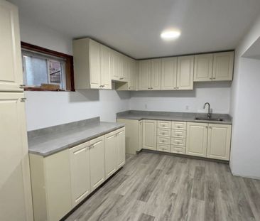 For Lease - 12 Revelstoke Court Unit# Lower, Barrie, Ontario - Photo 2
