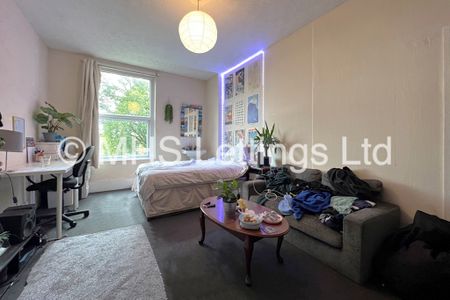 8 Bedroom Mid Terraced House for rent in St. Johns Terrace - Photo 4