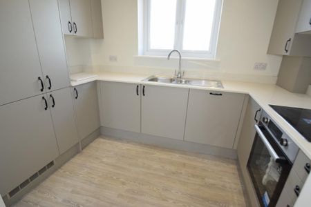 2 bedroom flat to rent - Photo 4