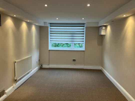 2 bedroom Flat To Let - Photo 1