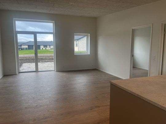 Moderne rækkehus til leje i Mejrup - Photo 1