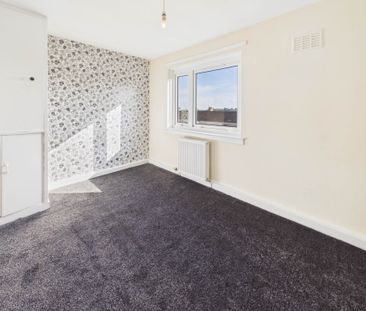 Price £950 pcm - Available Now - Unfurnished - Photo 2