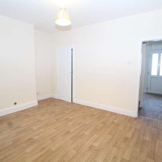 Gordon Road, Chatham, ME4 - Photo 1