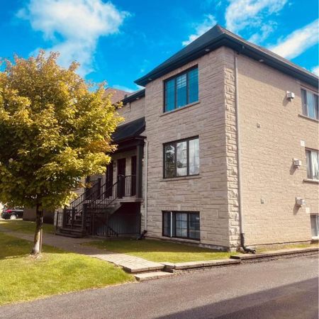 Beau 4 ½ à 100e ave, Chomedey, style condo - Photo 3