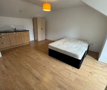 Studio to rent - Photo 1