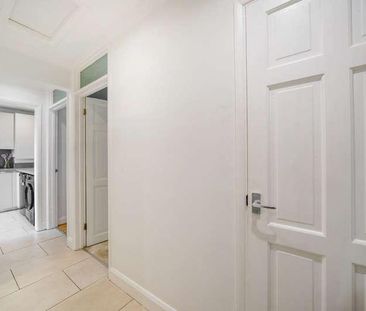 Sunbury Court Mews, Surrey, TW16 - Photo 3