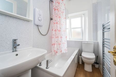 Room in a Shared Flat, Gorgie Road, EH11 - Photo 3