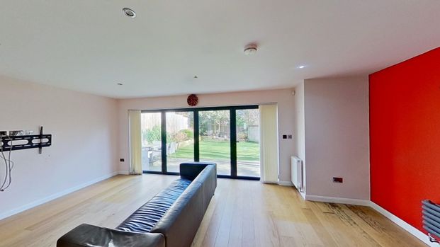 5 bedroom detached house to rent - Photo 1