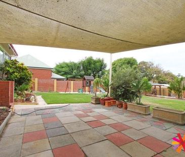 FAMILY HOME - Photo 3