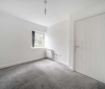 Wye River Studios, High Wycombe, HP11 - Photo 3