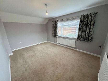1 bedroom semi-detached bungalow to rent - Photo 4