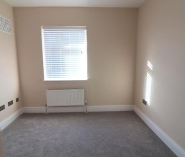 3 Bedroom End Terraced To Rent - Photo 2