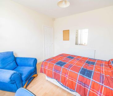 8 Carlton Avenue - Photo 3