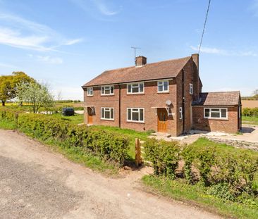 A beautifully refurbished cottage with far reaching views of the Ha... - Photo 2