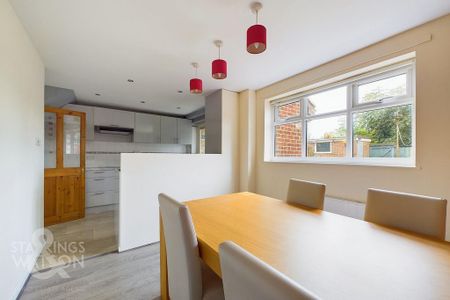 3 bedroom terraced house to rent - Photo 3