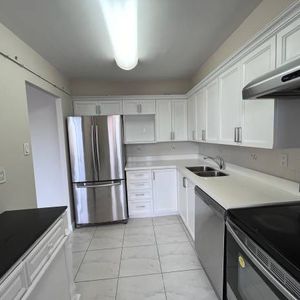 3 Br Condo for short term lease - Photo 2