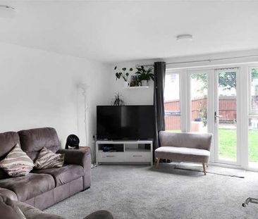 Robin Place, Allington, ME16 - Photo 2