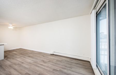 Adam Apartments - Photo 2