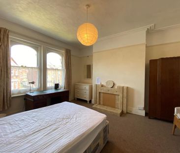 3 bedroom flat to rent - Photo 1