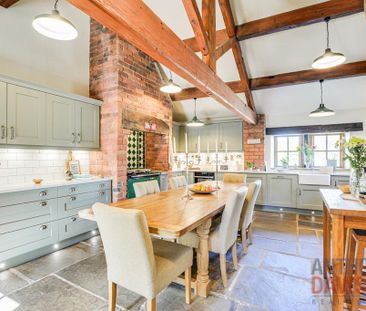 4 bedroom detached house to rent - Photo 1