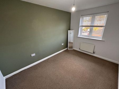 3 bedroom end of terrace house to rent - Photo 2