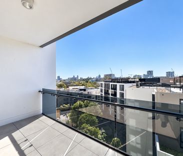 FURNISHED TWO BEDROOM APARTMENT WITH PANORAMIC VIEWS IN ZETLAND - Photo 3