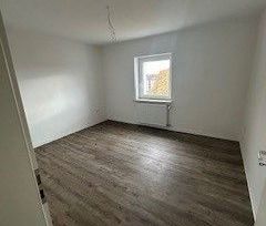 Gut geschnittene 3- Zimmerwohnung mit tollem Ausblick - Photo 3