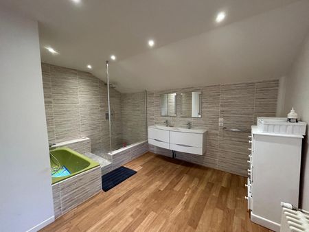 Location maison 6 pièces 351.81 m2 à Èvres - Photo 4