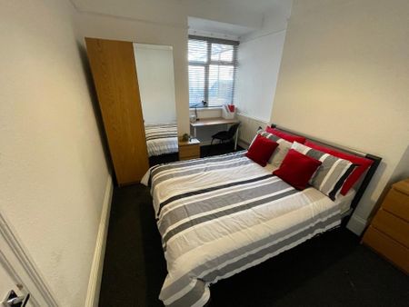 1 bedroom in a house share to rent - Photo 5