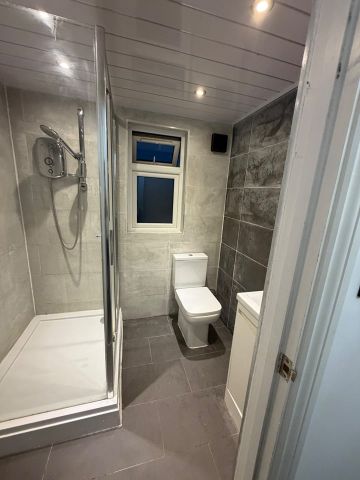 5 Bed Detached House, Selbourne Road, LU4 - Photo 4