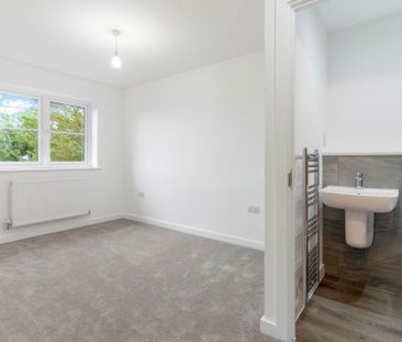 3 bedroom detached house to rent - Photo 5