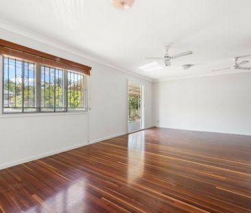 SPACIOUS, 3 BEDROOM HOME IN STAFFORD HEIGHTS - Photo 1