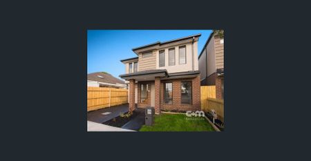 Contemporary North facing three bedroom townhouse - Photo 2