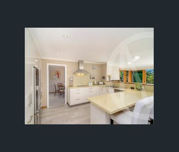 Family home on acreage in Kenthurst - Photo 5