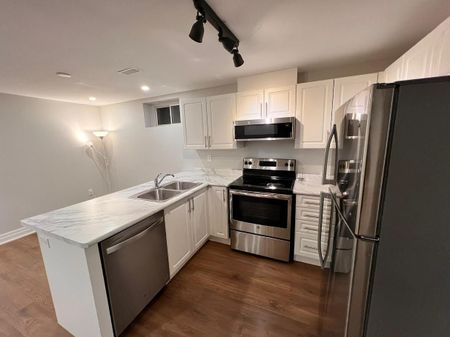 For Lease - 86 Professor Day Drive Unit# Bsmt, Bradford West Gwillimbury, Ontario - Photo 5