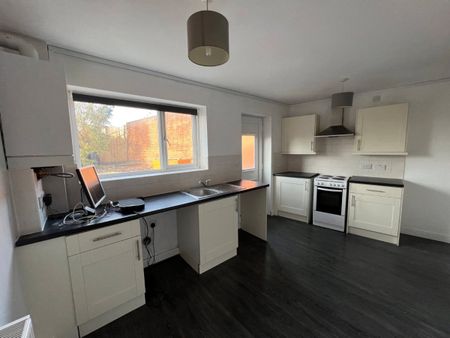 Beacon Hill Road, Newark, Nottinghamshire, NG24 - Photo 4