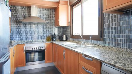 3 bedroom luxury Flat for rent in Estepona, Spain - Photo 4