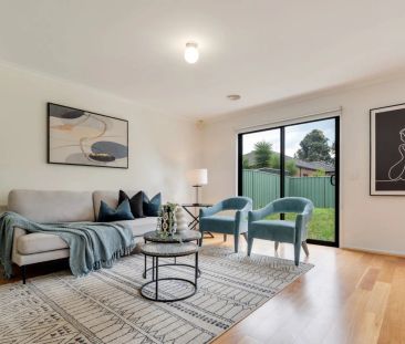 Cosy Family Home in a Prime Craigieburn Location - Photo 3